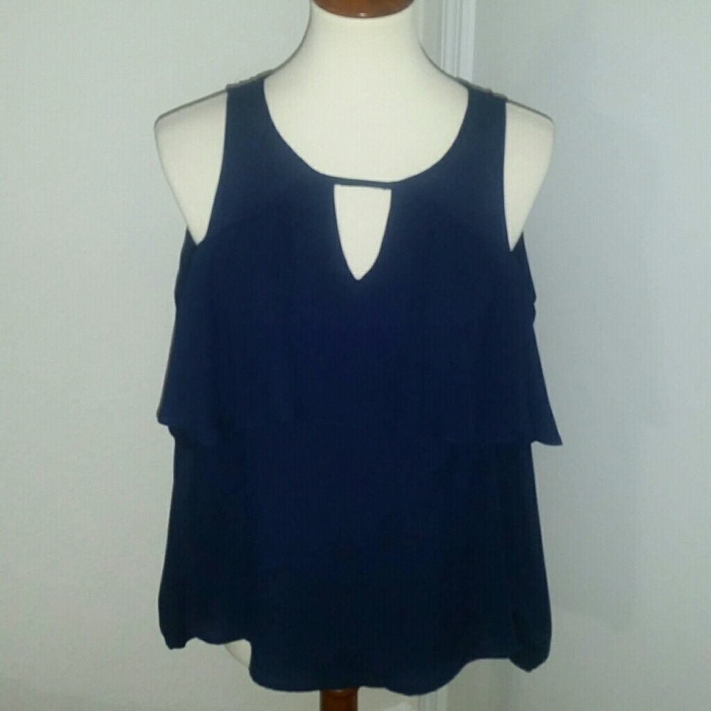 Eyeshadow Coldshoulder Top